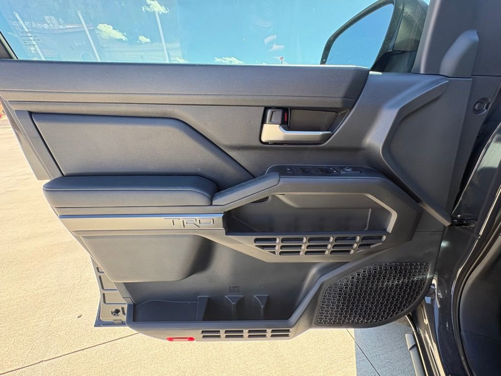 Used 2025 Toyota Tacoma TRD Sport image 18