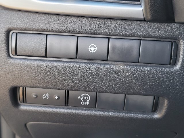 Used 2023 Nissan Rogue SV FWD image 16