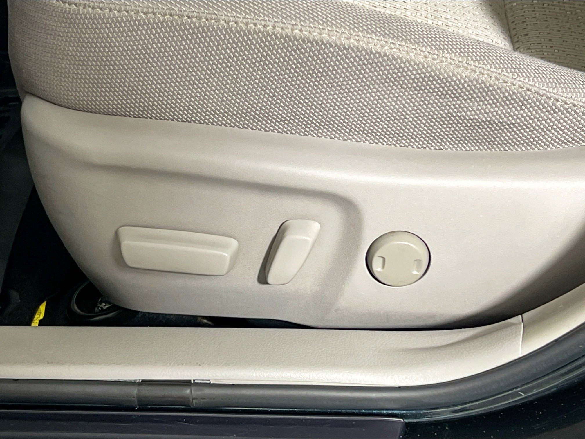 Used 2012 Toyota Camry LE image 15