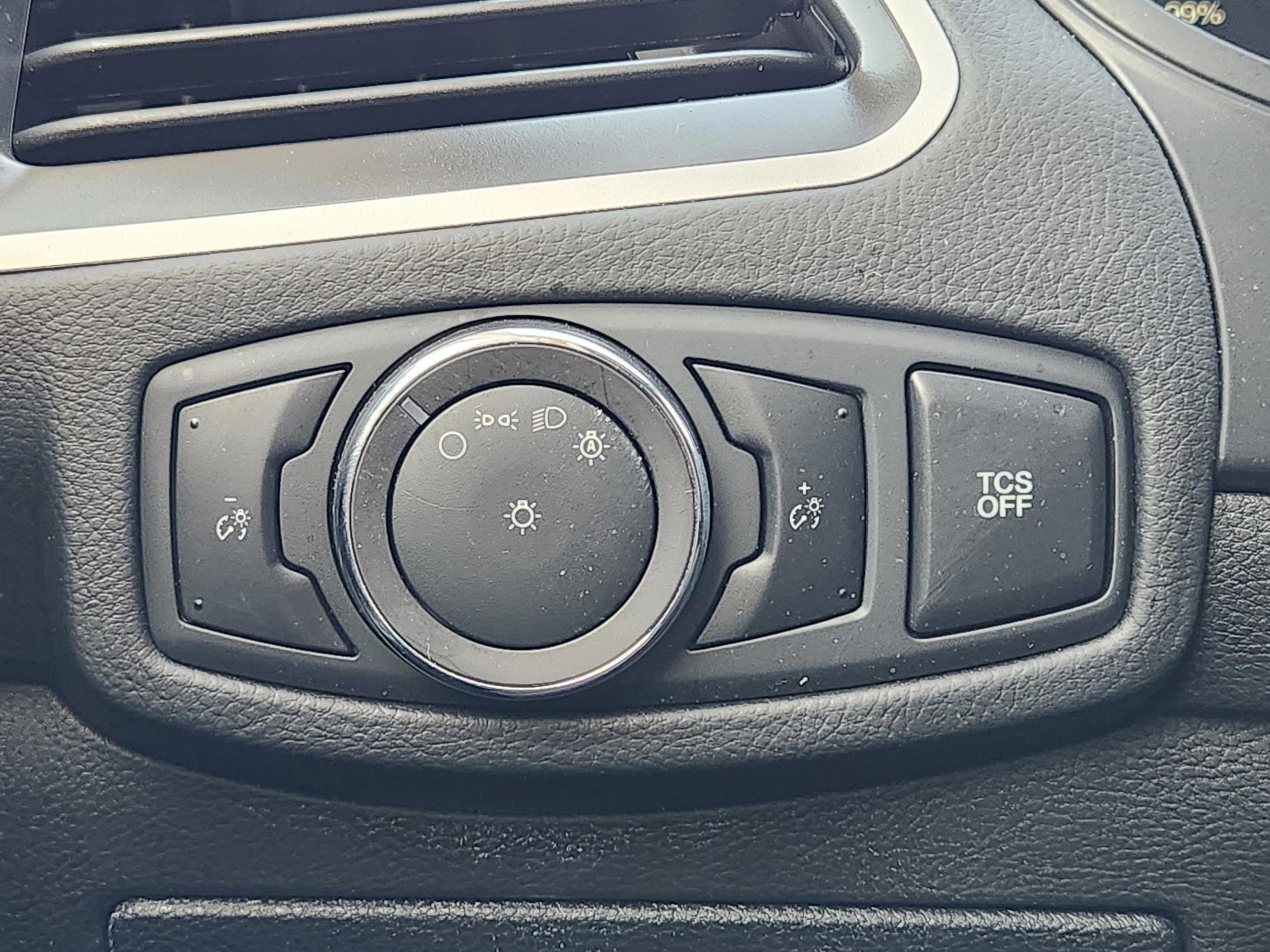 Used 2024 Ford Edge SE image 23