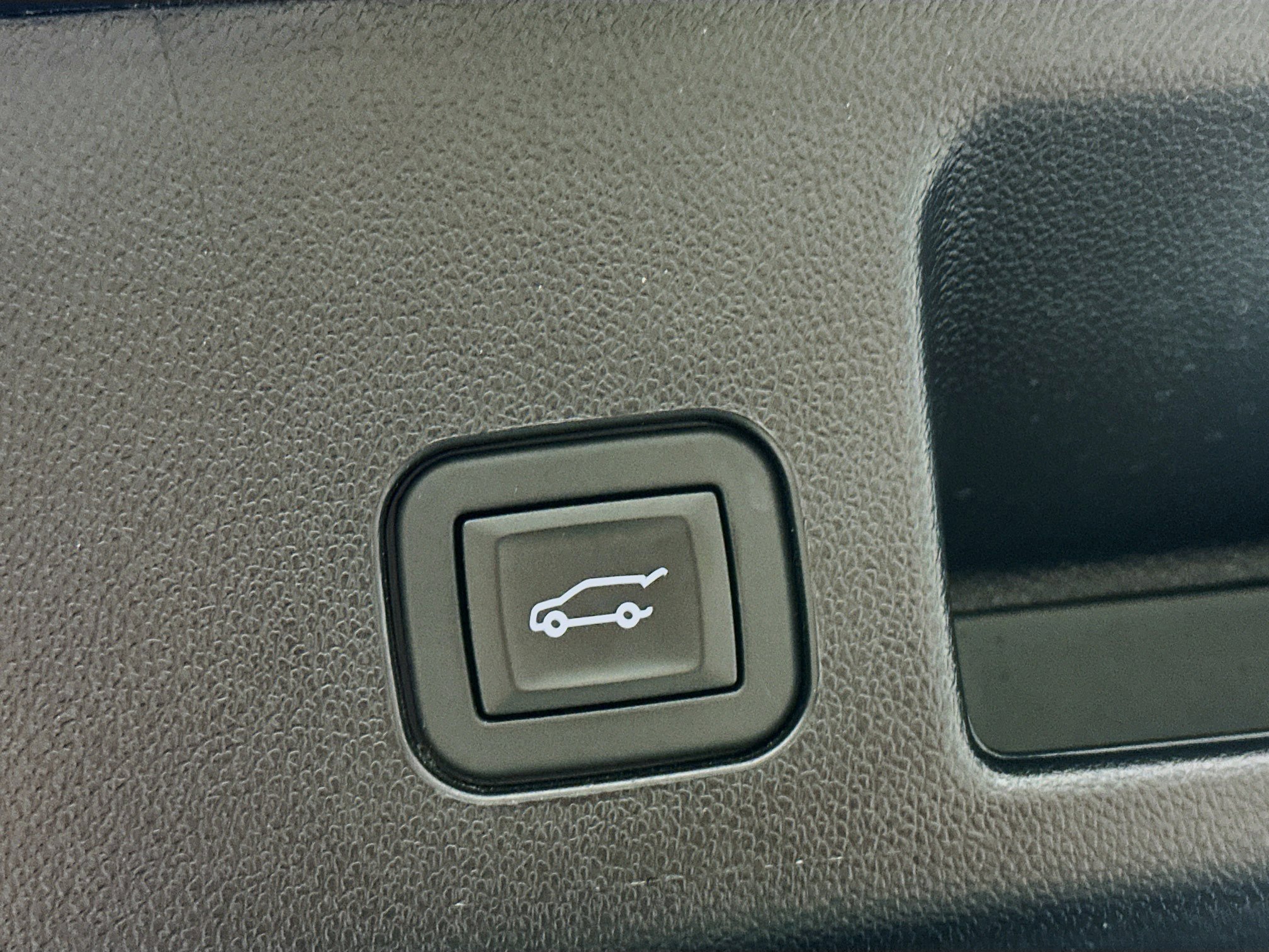 Used 2025 Chevrolet Equinox EV RS FWD image 28
