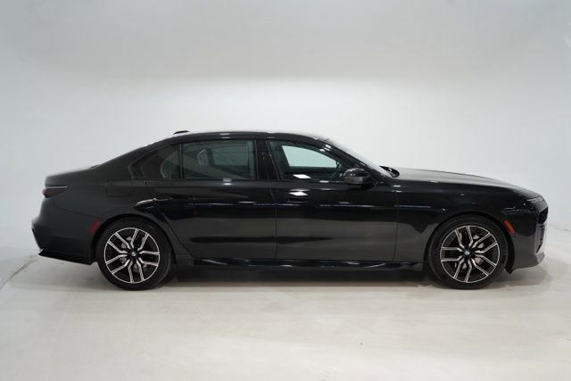 Used 2025 BMW 740i xDrive image 8