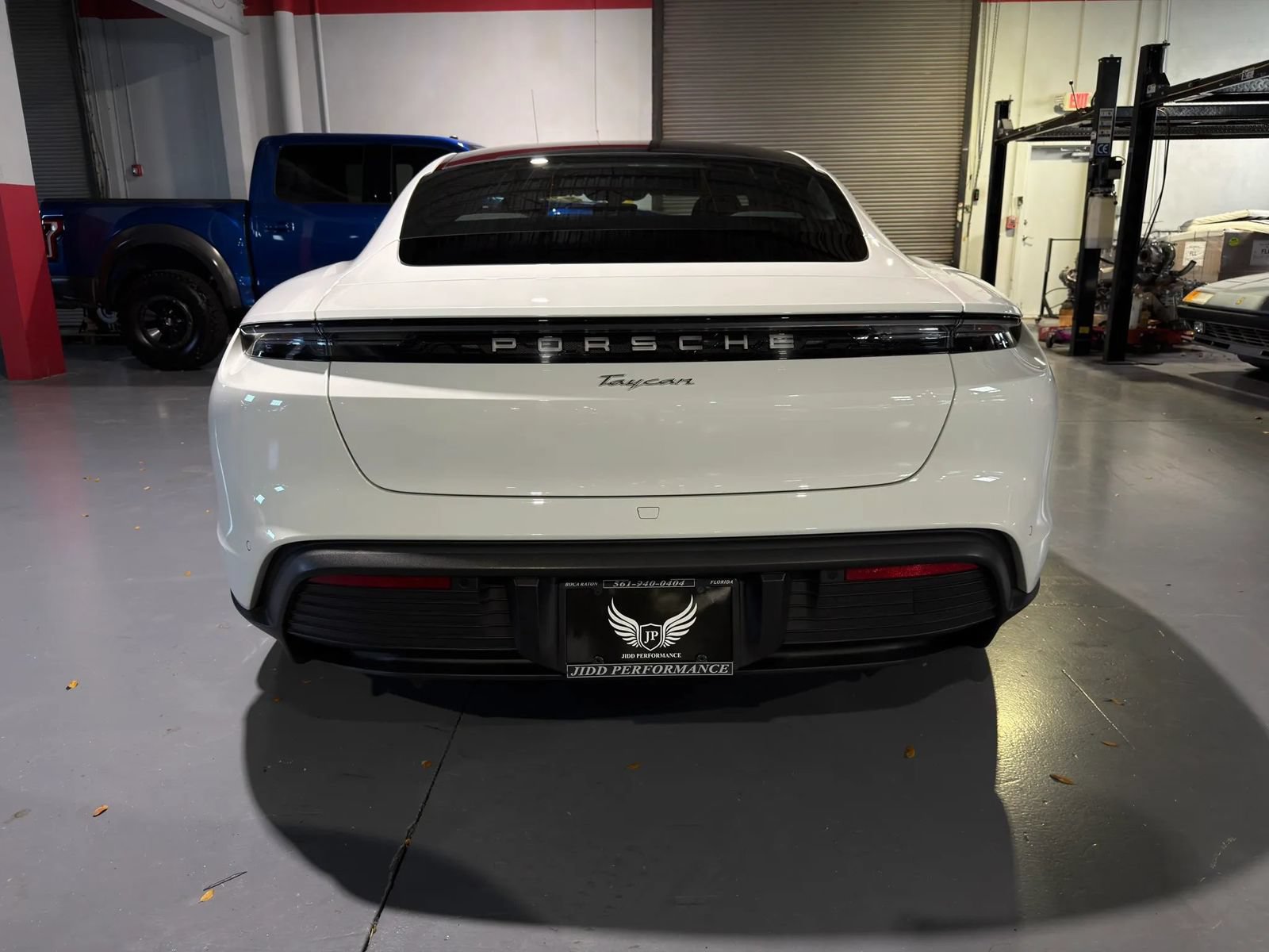 Used 2022 Porsche Taycan RWD image 39