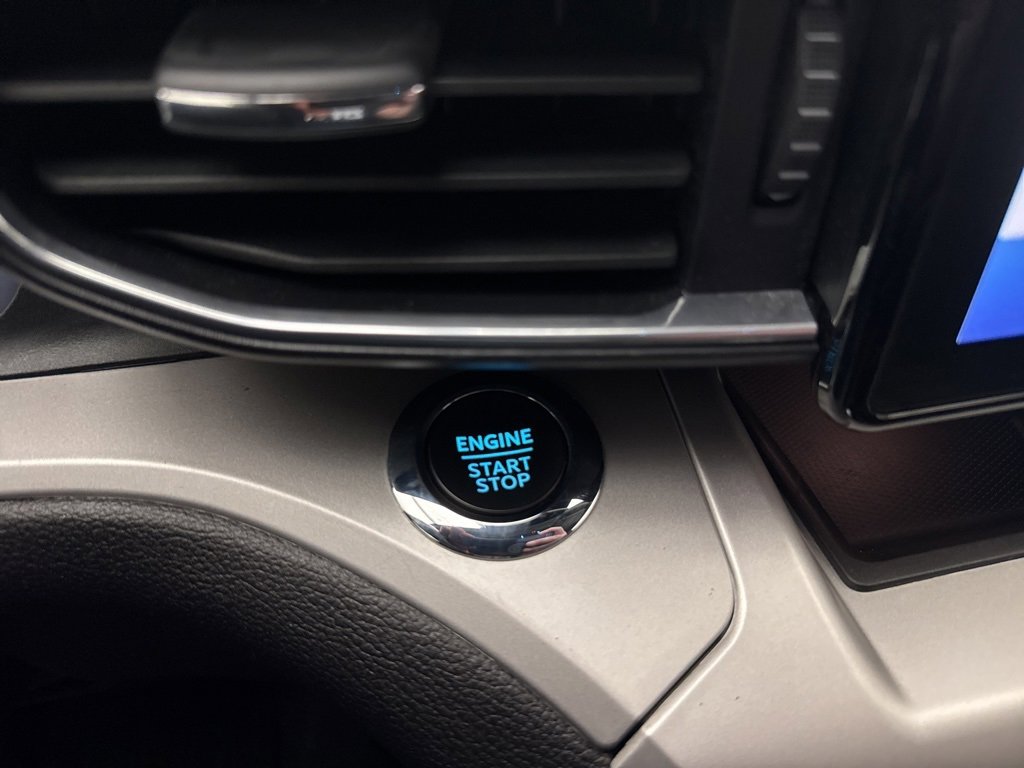 Used 2022 Ford Explorer XLT image 32