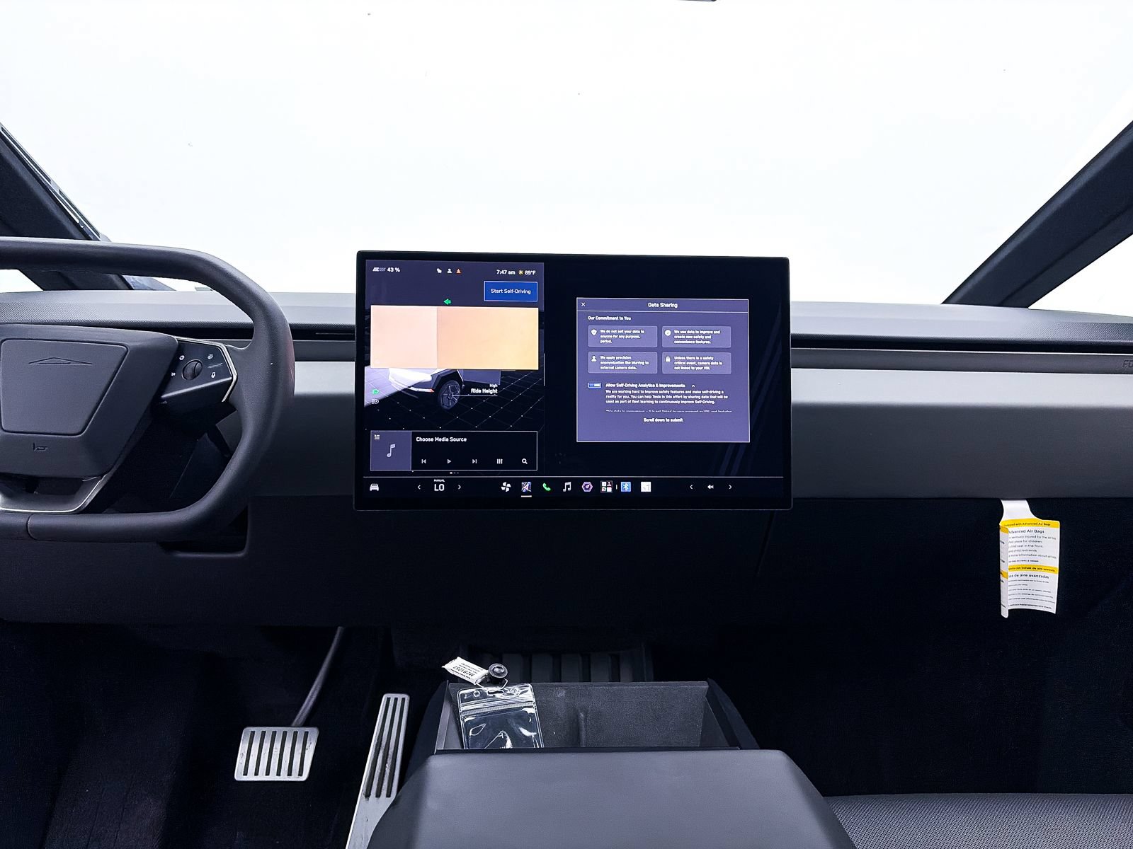 Used 2024 Tesla Cybertruck AWD Crew Cab image 10