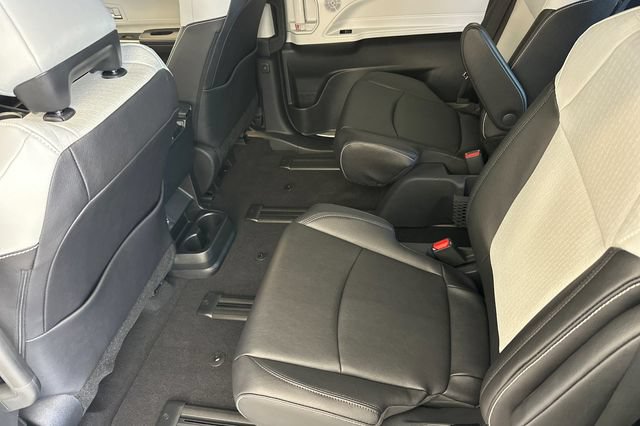 Certified 2026 Toyota Sienna XSE FWD image 16