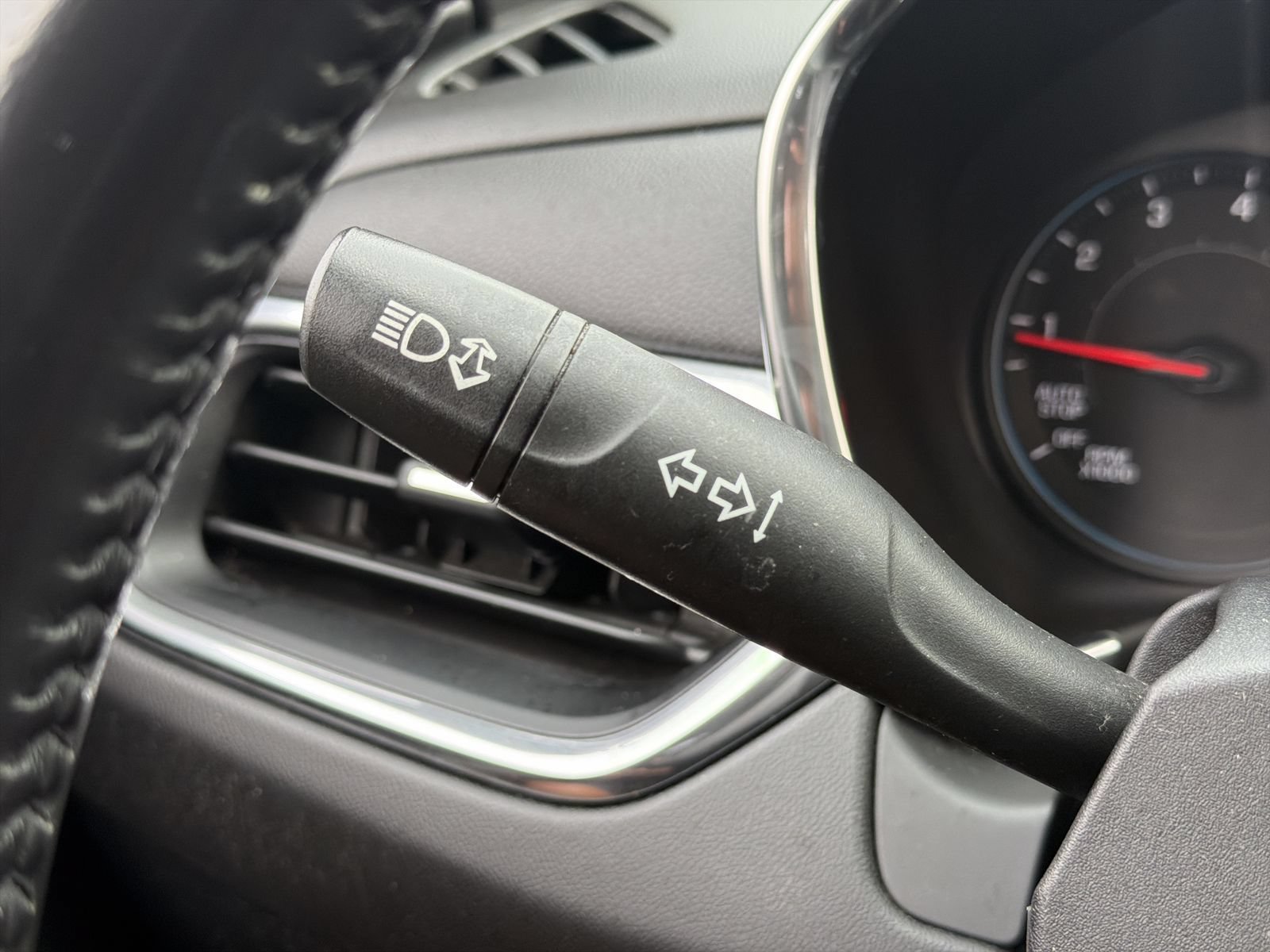 Used 2019 Chevrolet Equinox LT FWD image 28