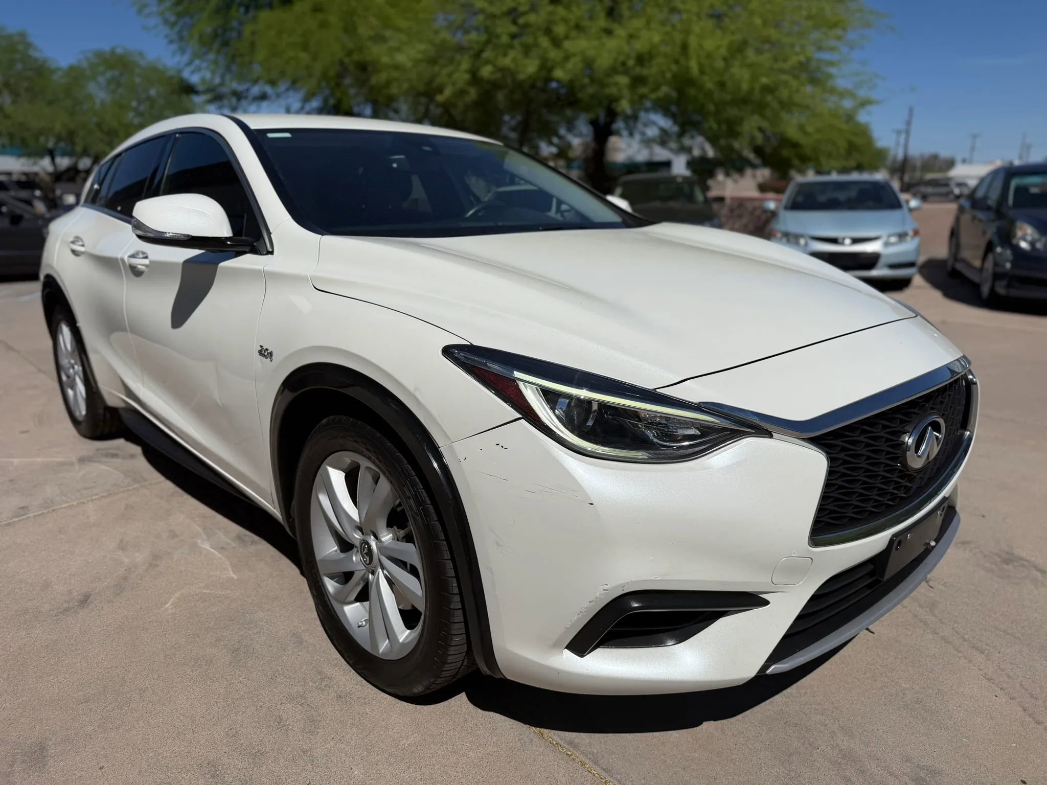 Used 2018 INFINITI QX30 image 9