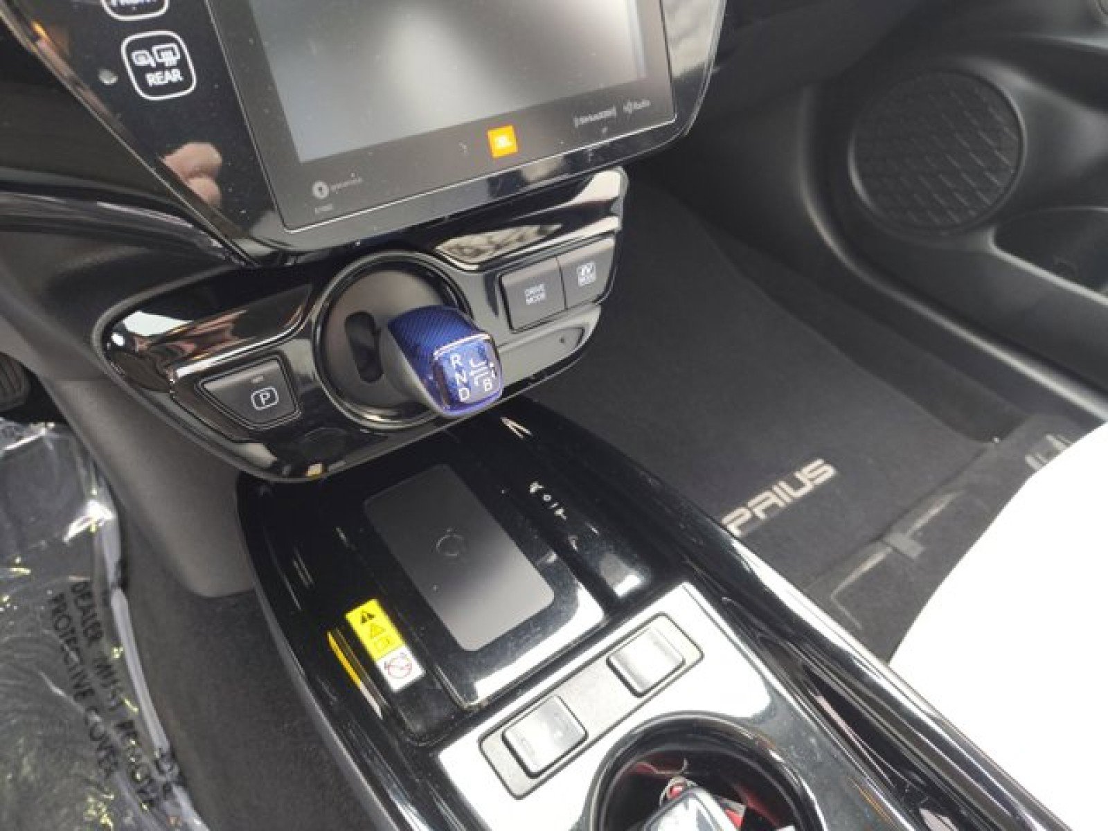 Used 2022 Toyota Prius Limited w/ Premium Convenience Package FWD image 15