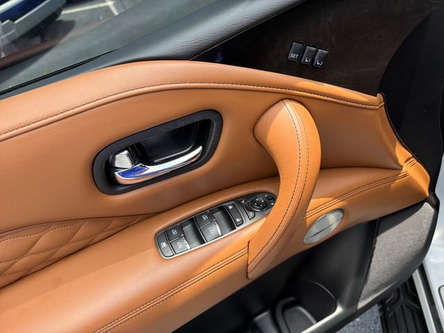 Used 2024 INFINITI QX80 Sensory AWD/4WD image 14