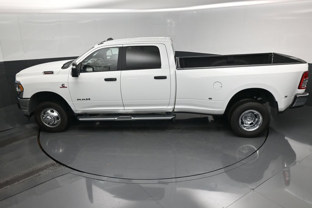 Used 2024 RAM 3500 Big Horn AWD/4WD image 14