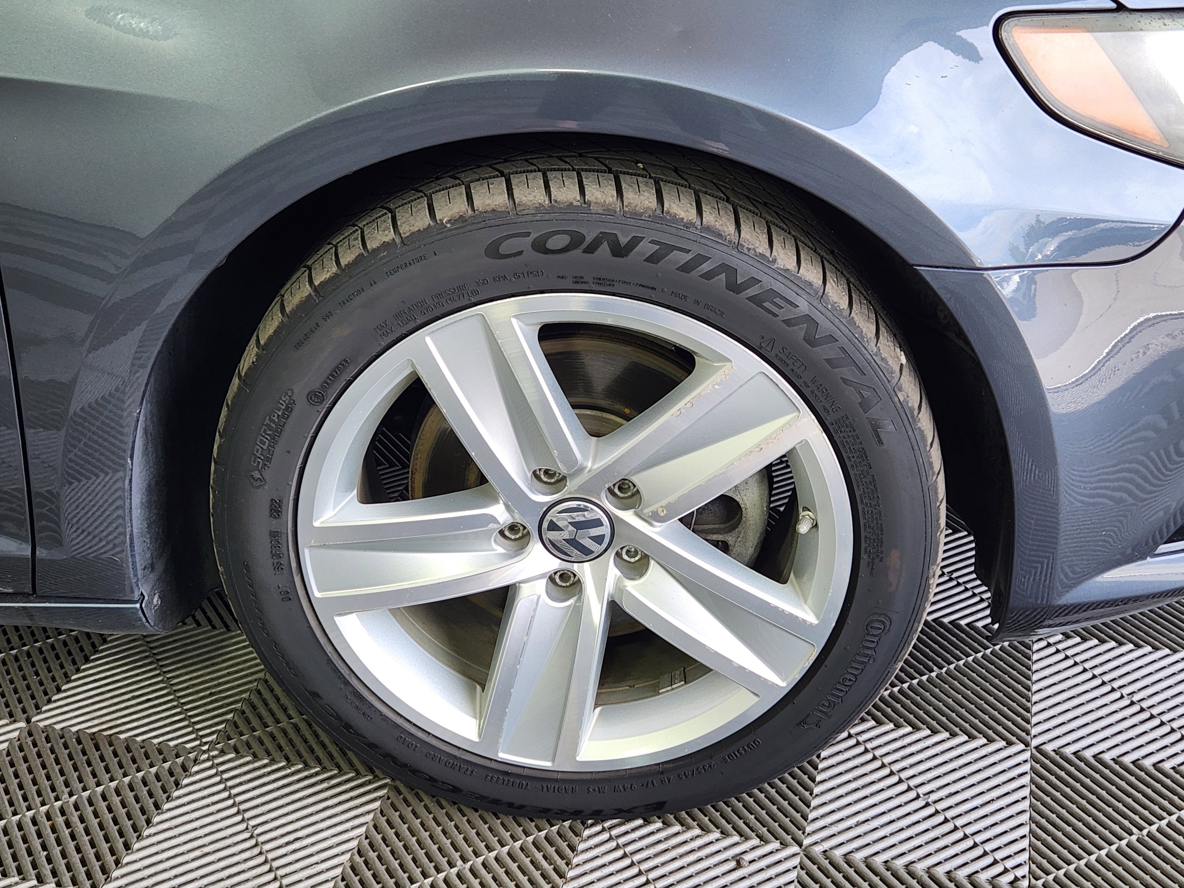 Used 2013 Volkswagen CC Sport FWD image 9