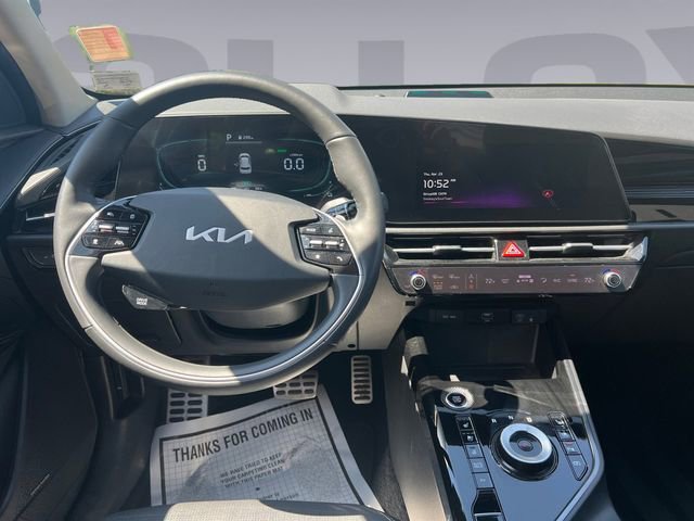 Used 2023 Kia Niro SX Touring FWD image 12