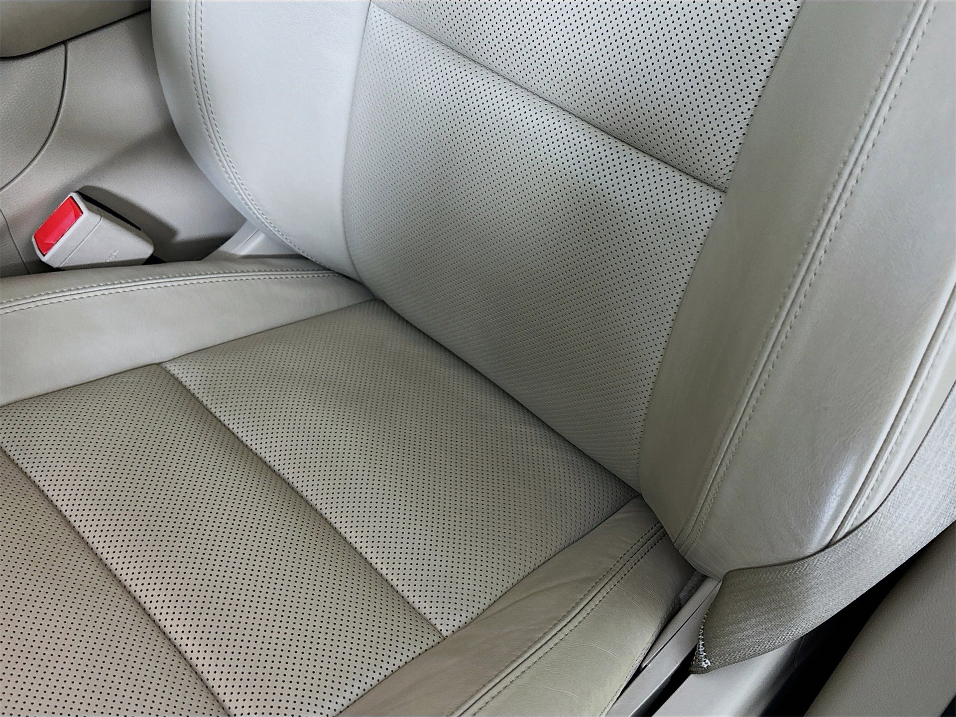 Used 2020 Jeep Grand Cherokee Limited w/ Luxury Group II image 21