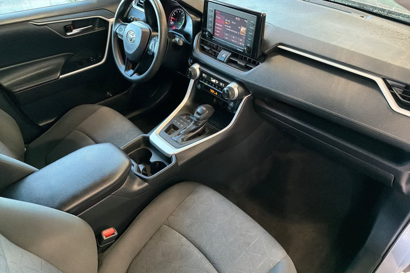 Used 2021 Toyota RAV4 XLE image 18