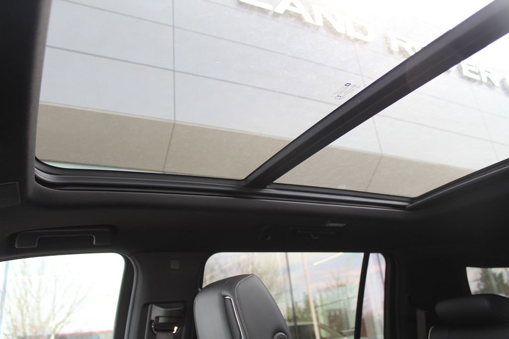 Used 2021 Cadillac Escalade ESV Premium Luxury w/ Driver Assist Tech Package AWD/4WD image 22