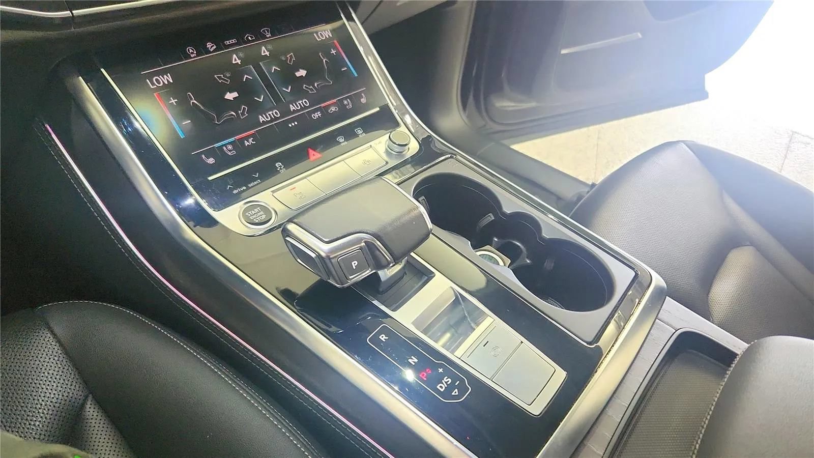 Used 2022 Audi Q8 Prestige AWD/4WD image 20