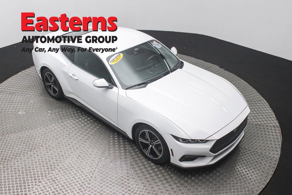 Used 2025 Ford Mustang Coupe image 3