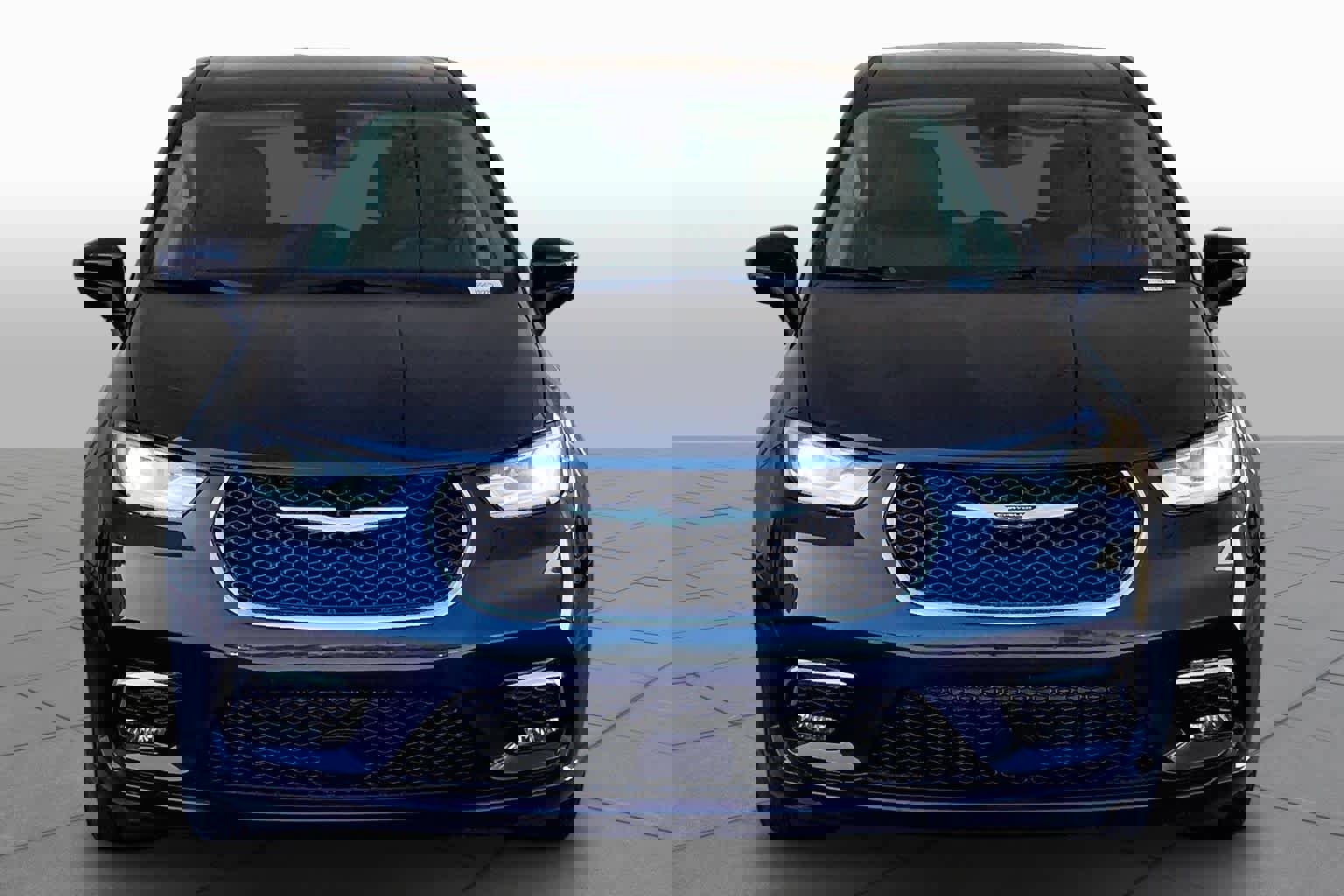 Used 2023 Chrysler Pacifica Touring-L FWD image 4