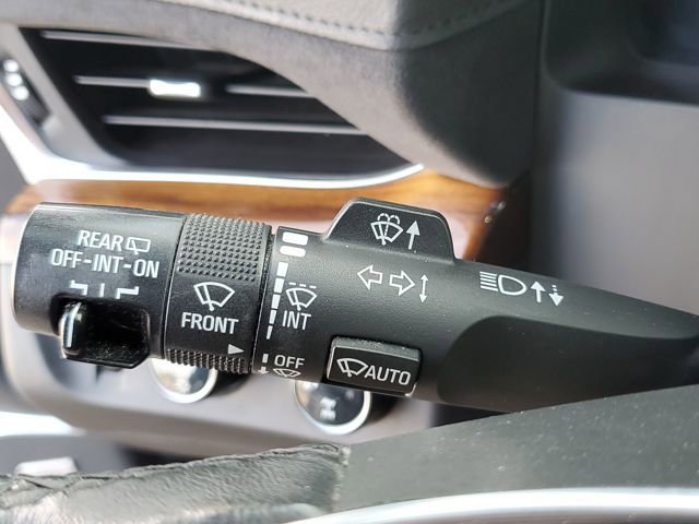 Used 2017 Cadillac Escalade Luxury image 13