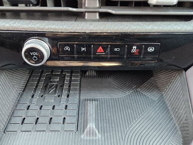 Used 2025 Ford Explorer Platinum w/ LUX Leather Package image 18