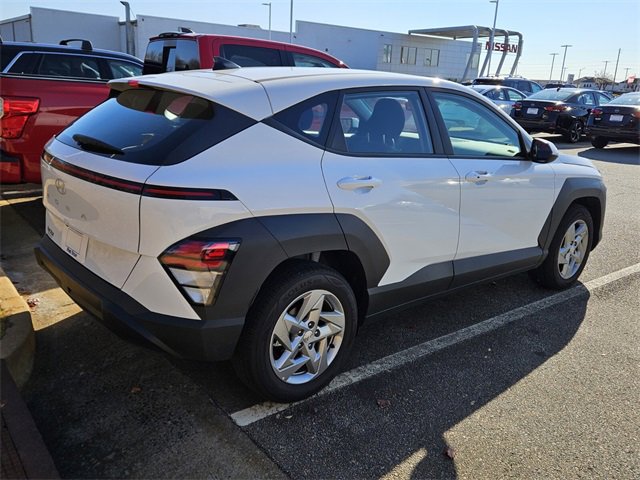 Used 2026 Hyundai Kona SE image 8