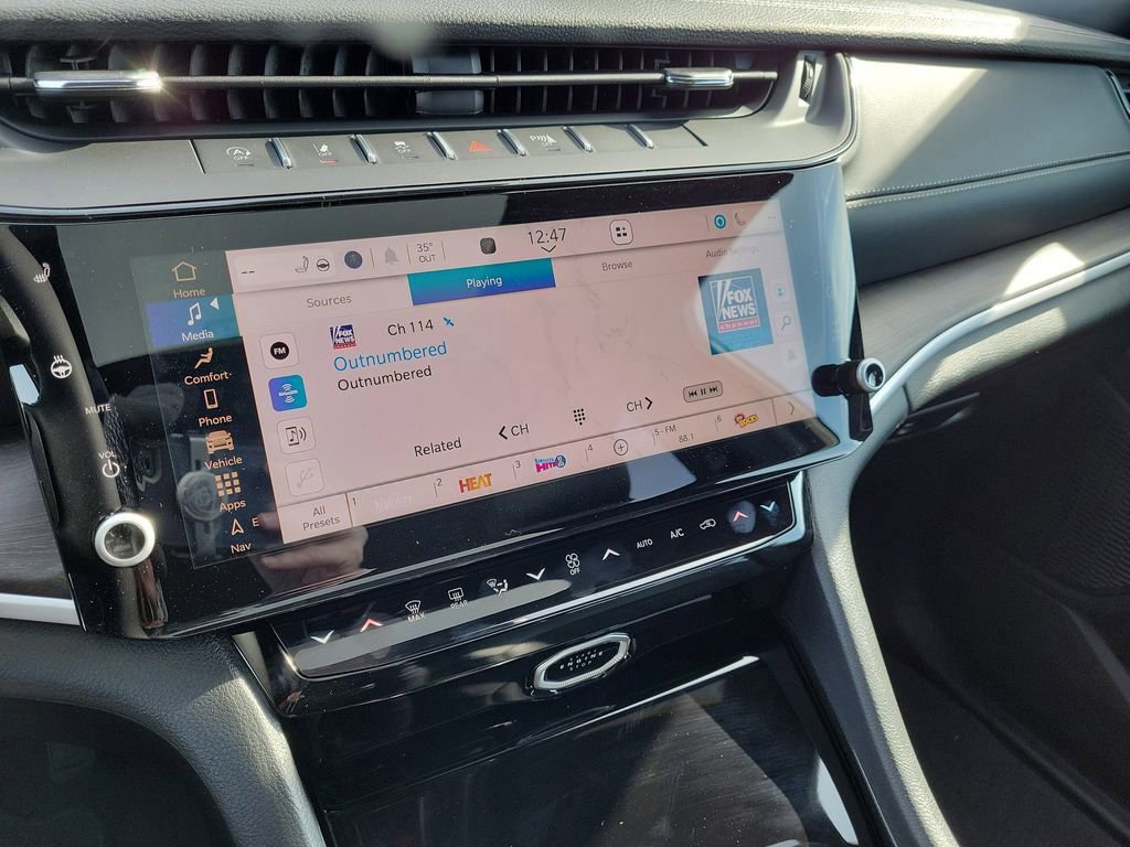 New 2026 Jeep Grand Cherokee Altitude image 23