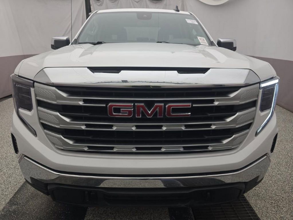 Used 2023 GMC Sierra 1500 SLE image 2
