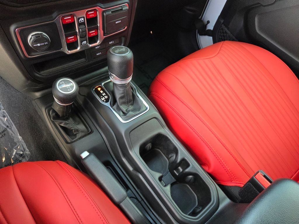 Used 2023 Jeep Wrangler Unlimited Sport AWD/4WD image 27