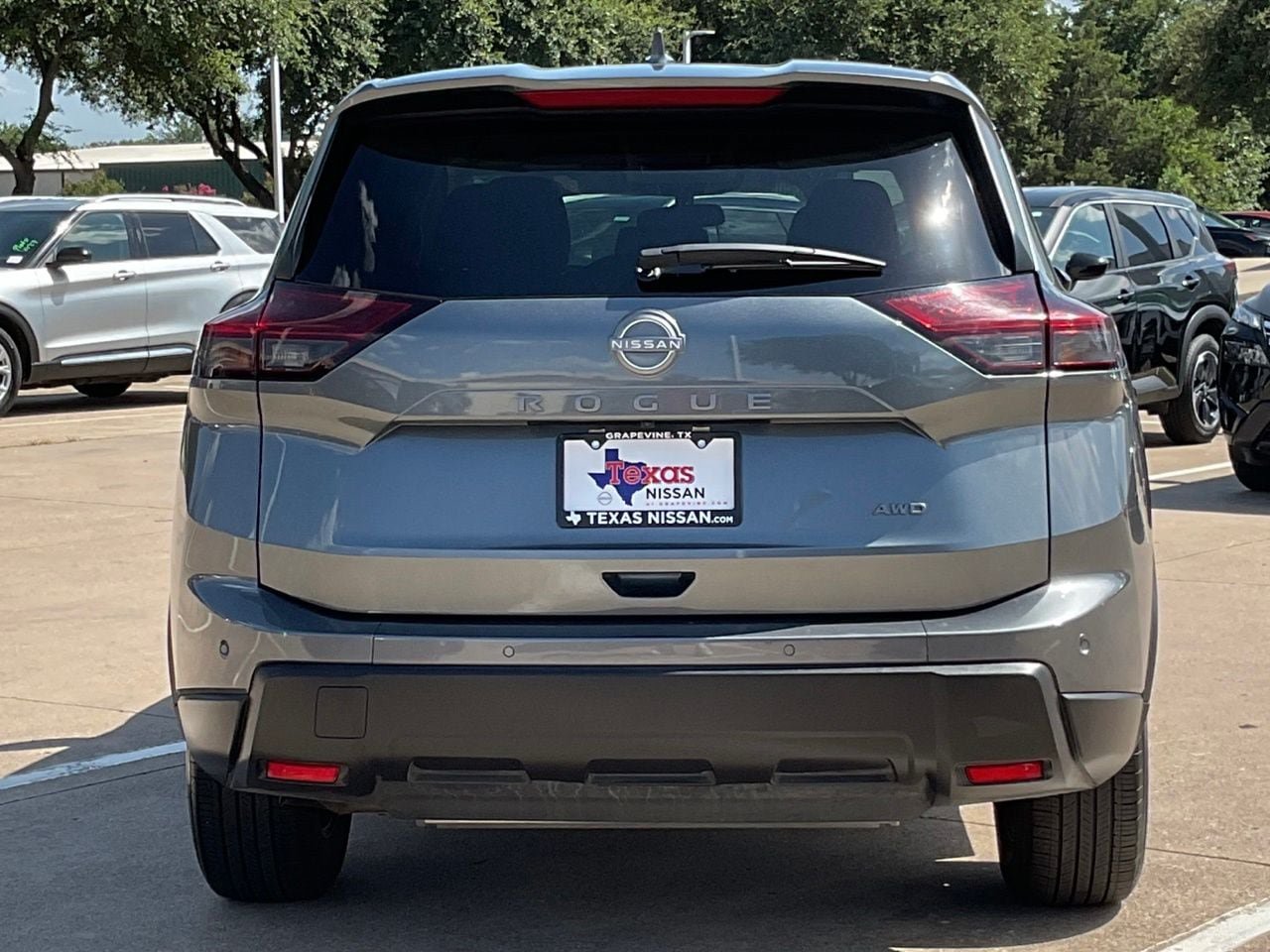 Used 2026 Nissan Rogue SV AWD/4WD image 5