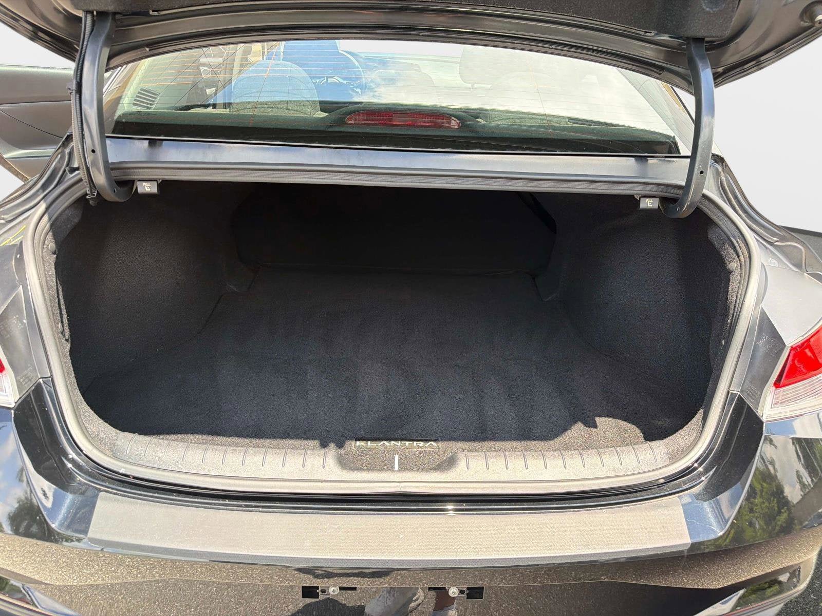 Used 2023 Hyundai Elantra SEL FWD image 11