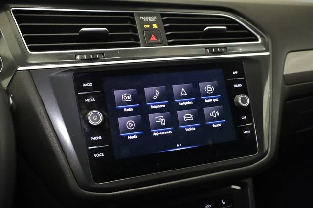 Used 2023 Volkswagen Tiguan SE R-Line image 21
