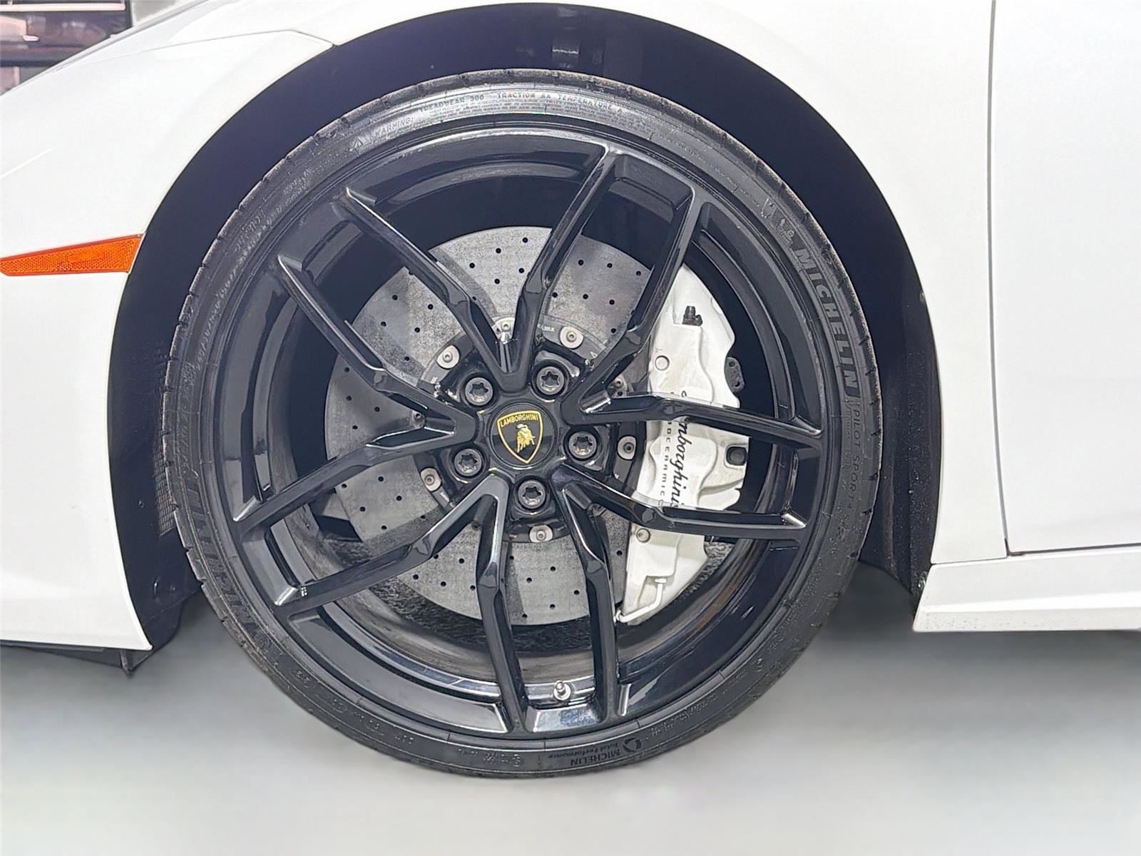 Used 2015 Lamborghini Huracan LP 610-4 AWD/4WD image 11