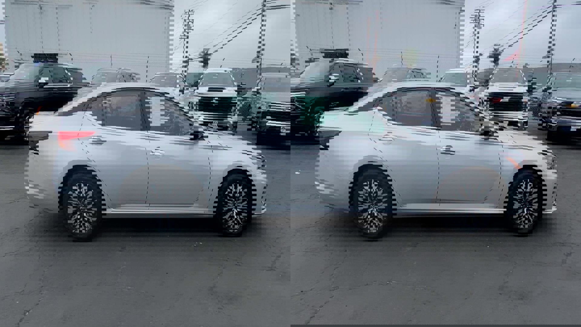 Used 2024 Nissan Altima 2.5 SV image 13