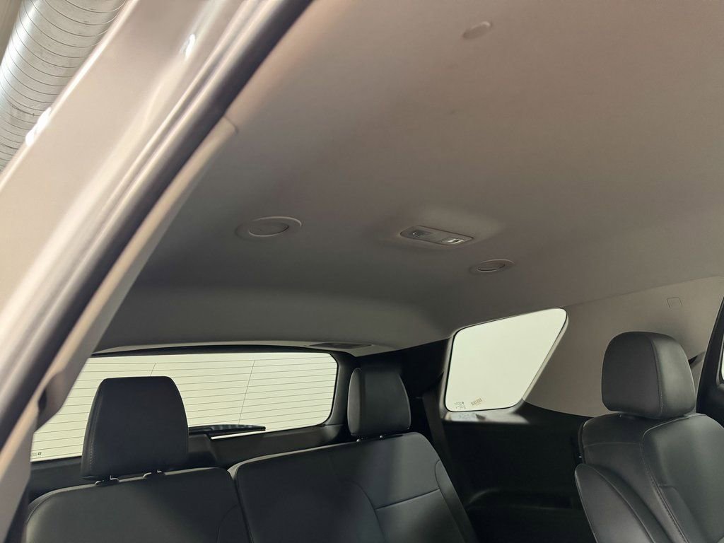 Used 2021 Chevrolet Traverse Premier image 70