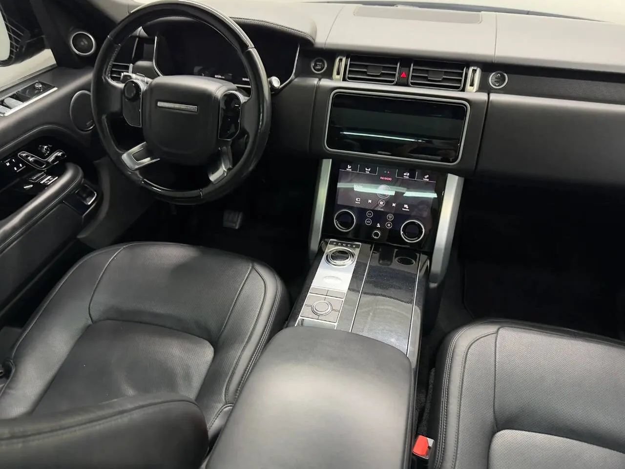 Used 2018 Land Rover Range Rover Supercharged AWD/4WD image 32