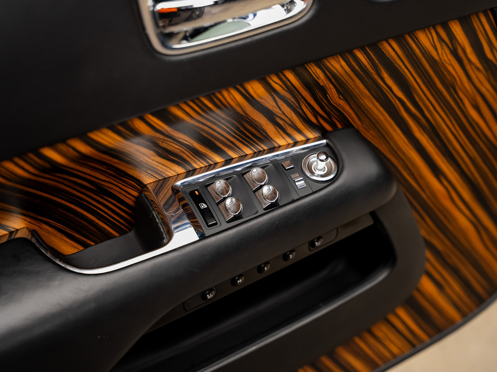 Used 2016 Rolls-Royce Wraith RWD image 61