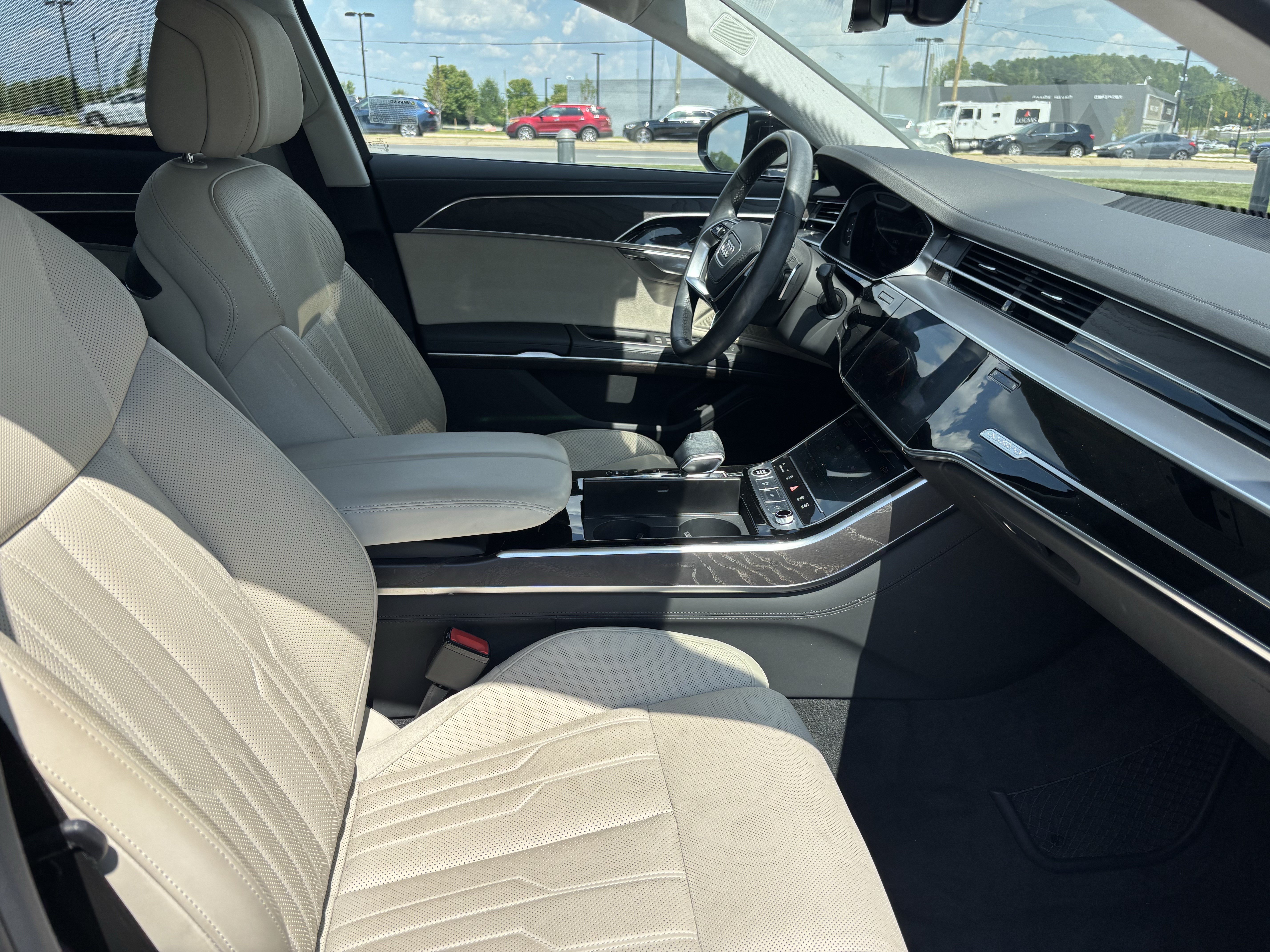 Used 2023 Audi A8 L 3.0T w/ Comfort Plus Package AWD/4WD image 36