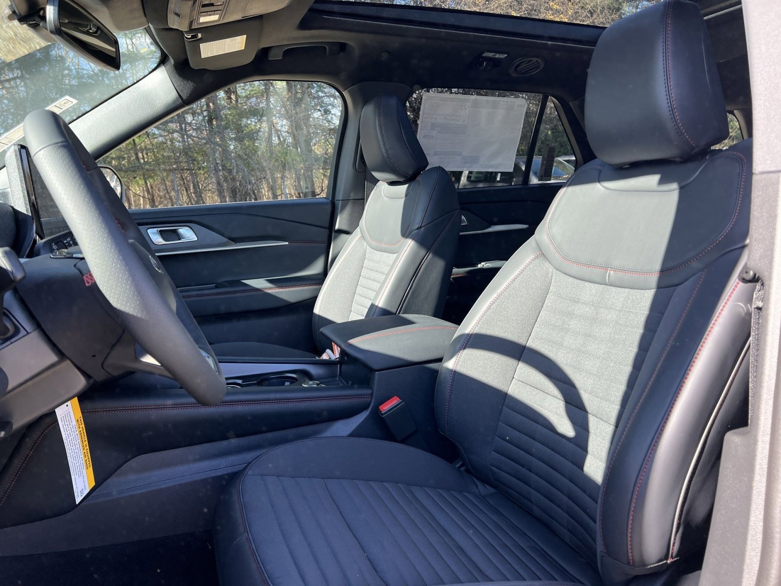 New 2026 Ford Explorer ST-Line w/ ST-Line Street Pack image 13