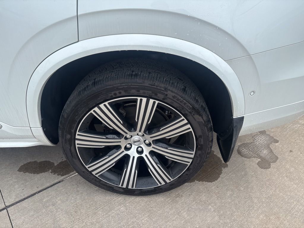 Certified 2024 Volvo XC90 T8 Ultimate w/ Protection Package Premier image 16