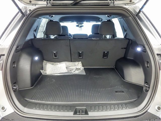 New 2026 Chevrolet Equinox LT w/ LPO, Floor Liner Package FWD image 7