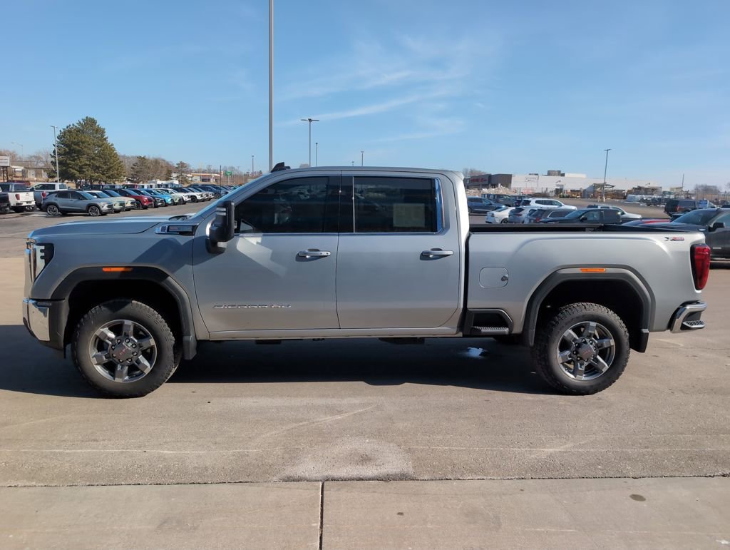 Used 2025 GMC Sierra 2500 SLE w/ SLE Value Package; image 5