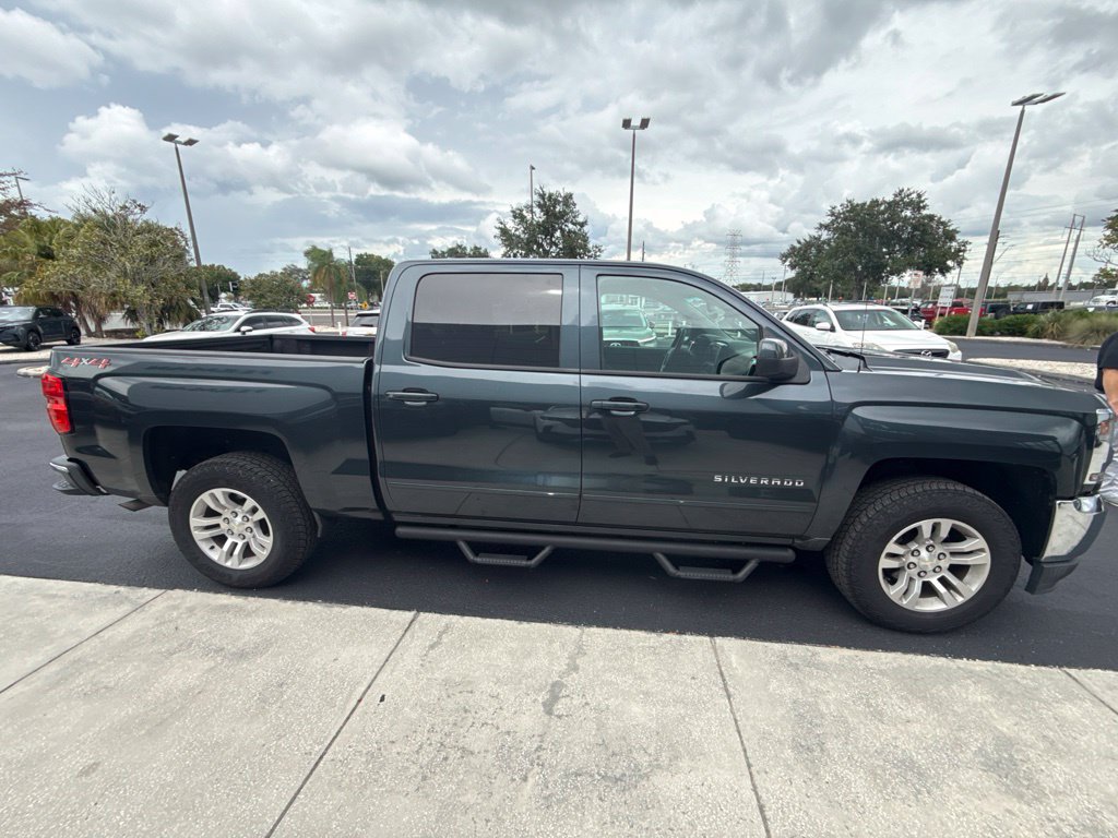 Used 2018 Chevrolet Silverado 1500 LT w/ All Star Edition AWD/4WD image 4