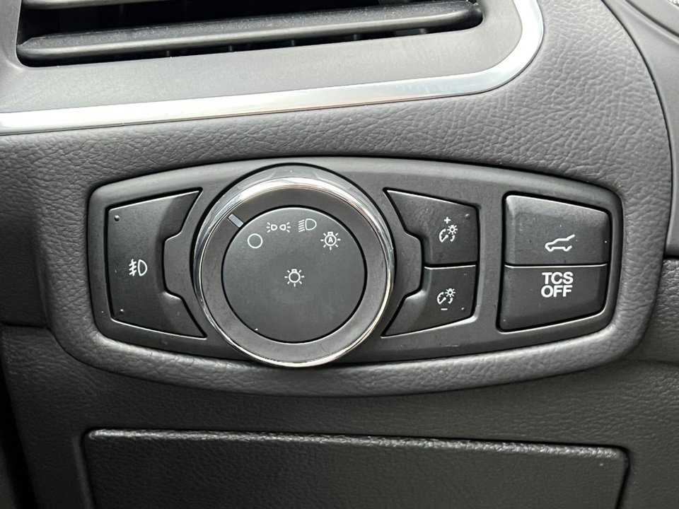 Used 2024 Ford Edge Titanium w/ Equipment Group 301A image 17