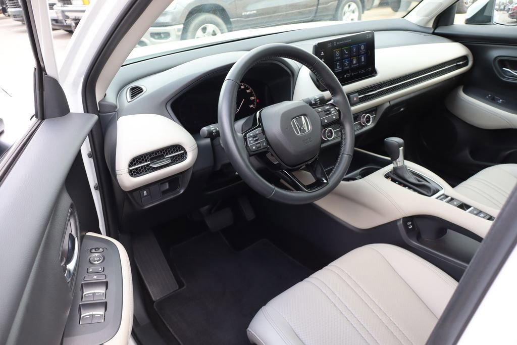 Used 2025 Honda HR-V EX-L image 10