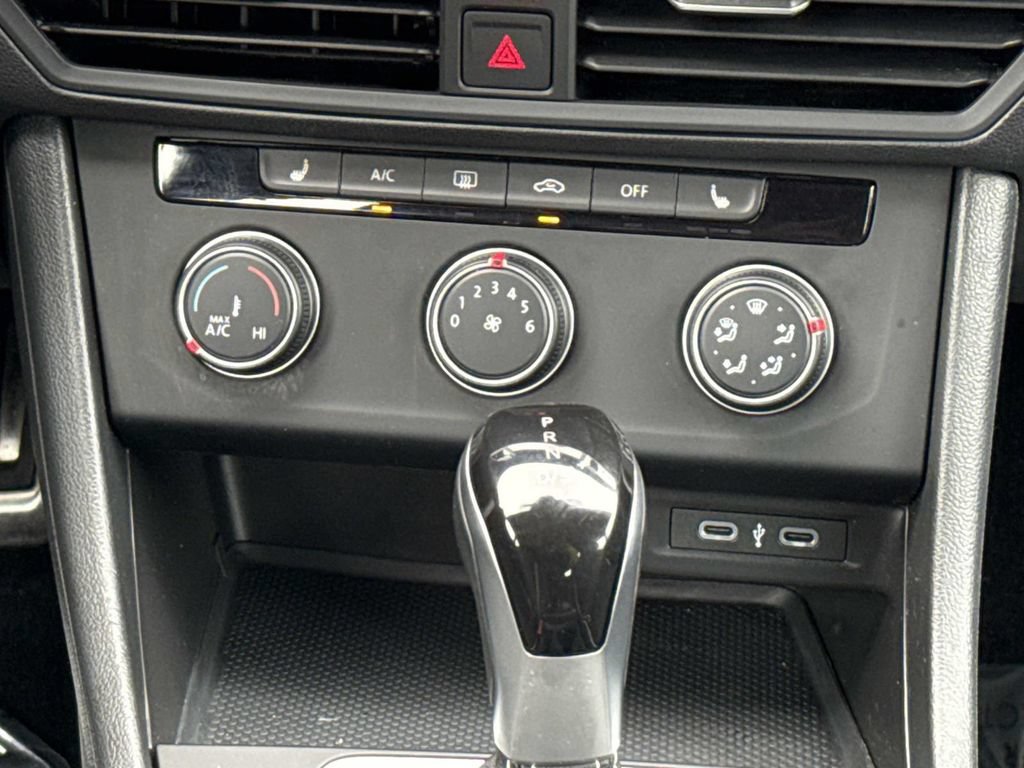 Used 2024 Volkswagen Jetta Sport FWD image 16
