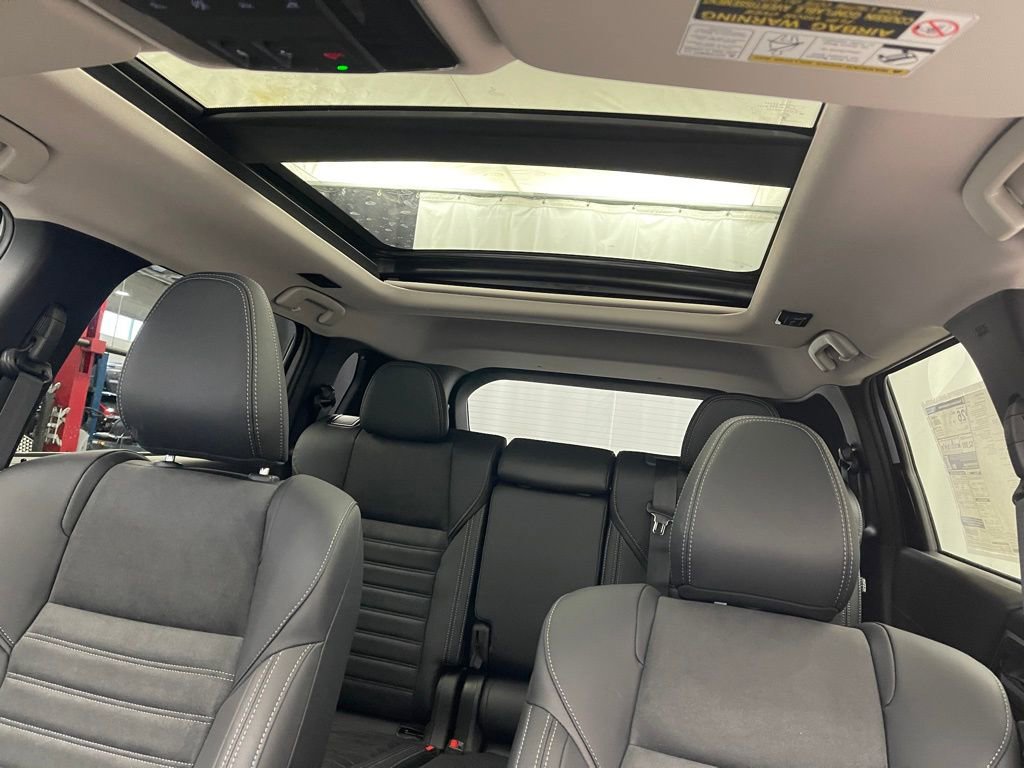 New 2025 Mitsubishi Outlander SE image 9