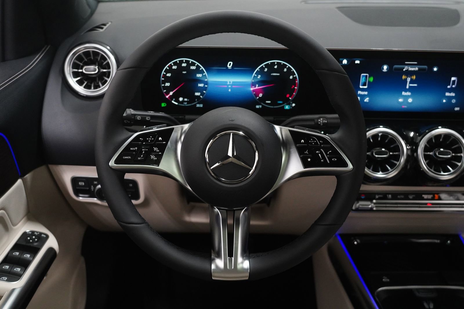 New 2026 Mercedes-Benz GLA 250 4MATIC image 19