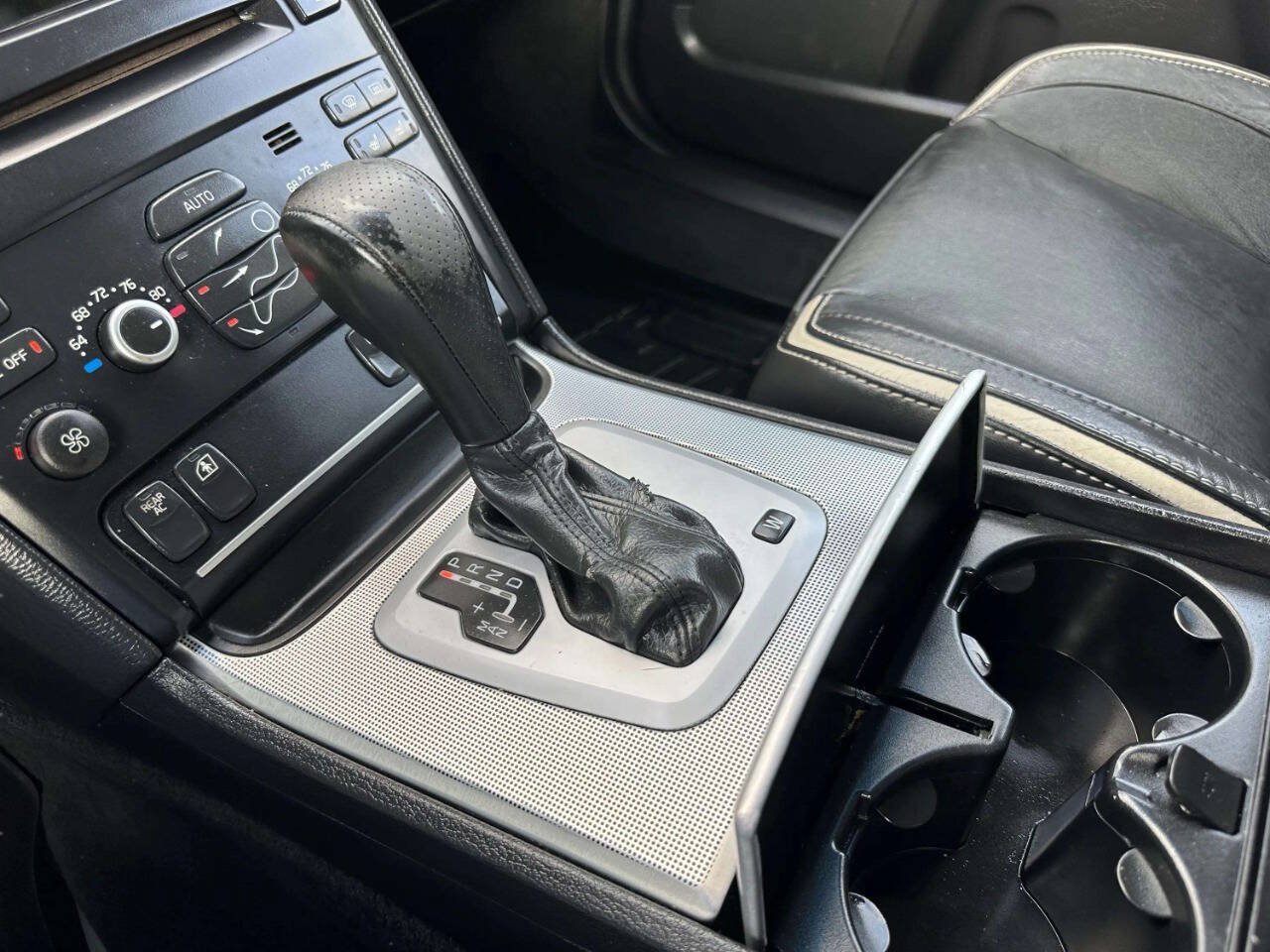 Used 2010 Volvo XC90 3.2 R-Design AWD/4WD image 34