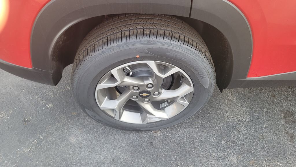 New 2026 Chevrolet Trax LT image 13